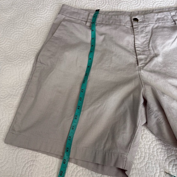 Lululemon Athletica Light Gray Men's Shorts size 38 - Picture 8 of 9